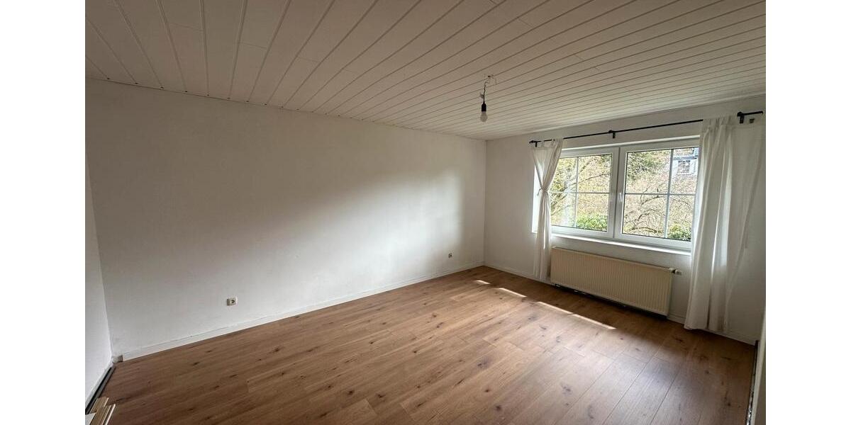 Etagenwohnung Siegen Eiserfeld - 3 Zimmer, 97 m&sup2;, 970&euro; | Angebot:26647382