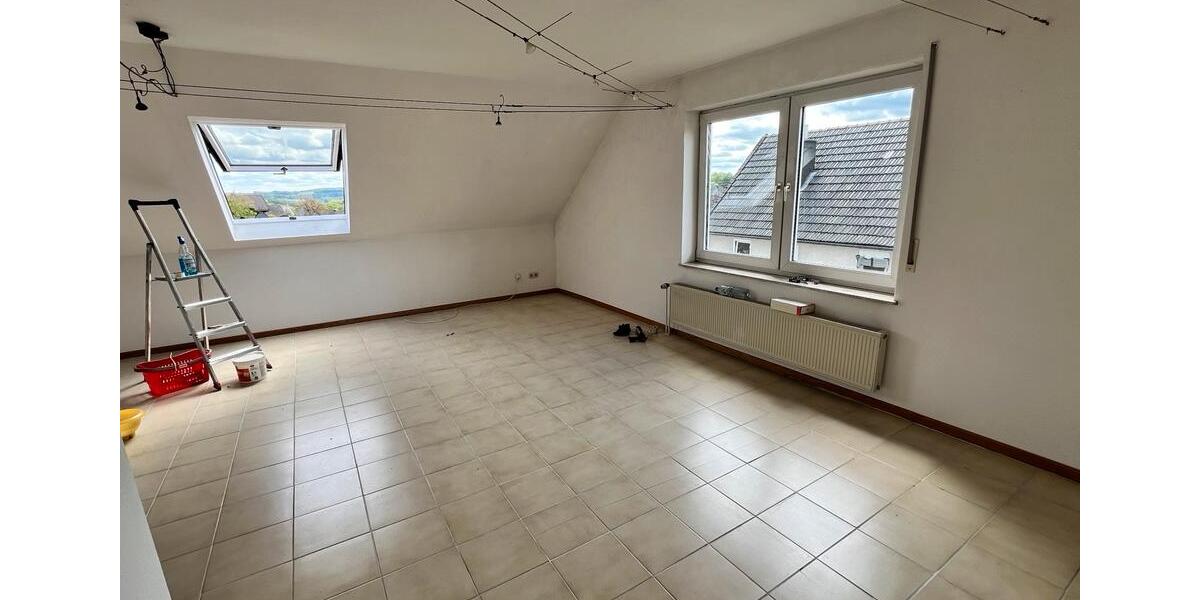 Einfamilienhaus Reichshof - 7 Zimmer, 190 m&sup2;, 1.600&euro; | Angebot:26434486