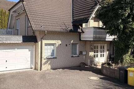 Haus Neunkirchen - 7 Zimmer, 205 m&sup2;, 270.000&euro; | Angebot:26104415