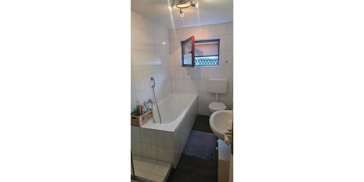 Erdgeschoßwohnung Hof - 1 Zimmer, 40 m&sup2;, 420&euro; | Angebot:26030654