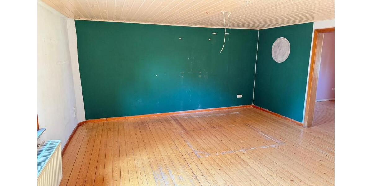 Einfamilienhaus Weitefeld - 9 Zimmer, 211 m&sup2;, 1.450&euro; | Angebot:26008565