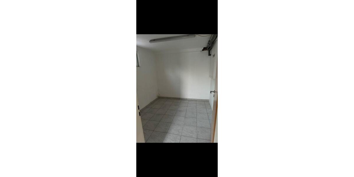 Etagenwohnung Siegen Eiserfeld - 4 Zimmer, 125 m&sup2;, 1.040&euro; | Angebot:26122624
