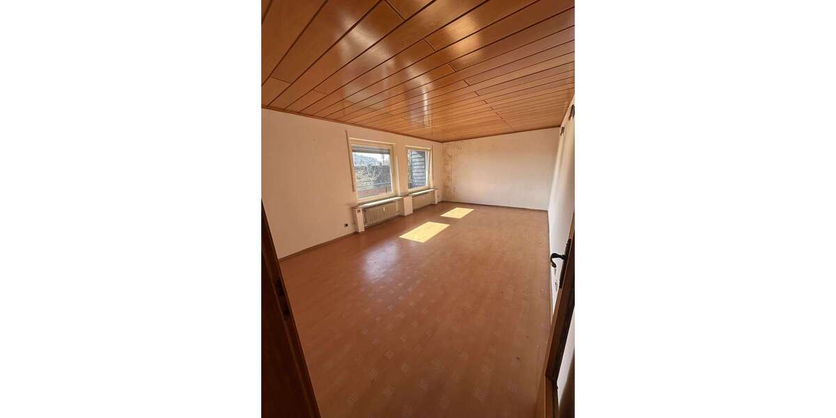 Etagenwohnung Siegen - 5 Zimmer, 109 m&sup2;, 980&euro; | Angebot:25824156