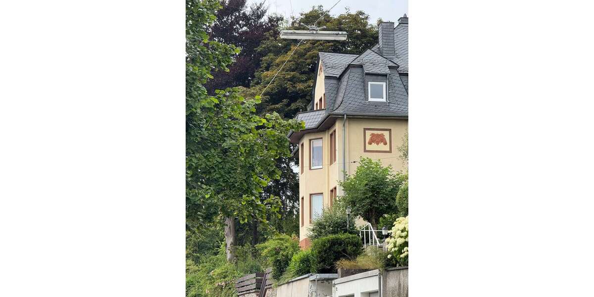 Einfamilienhaus Siegen - 14 Zimmer, 252 m&sup2;, 600.000&euro; | Angebot:25226935