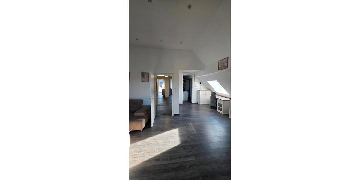 Dachgeschoßwohnung Siegen Kaan-Marienborn - 2 Zimmer, 76 m&sup2;, 900&euro; | Angebot:26464204
