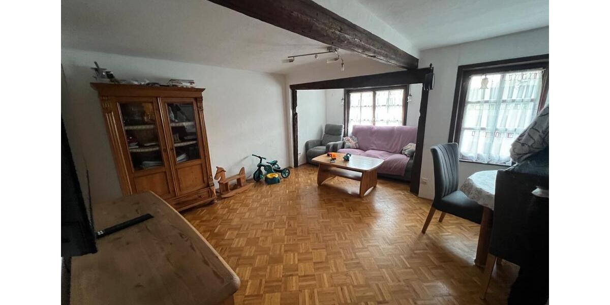 Reihenhaus Weitefeld - 7 Zimmer, 114 m&sup2;, 75.000&euro; | Angebot:26521092