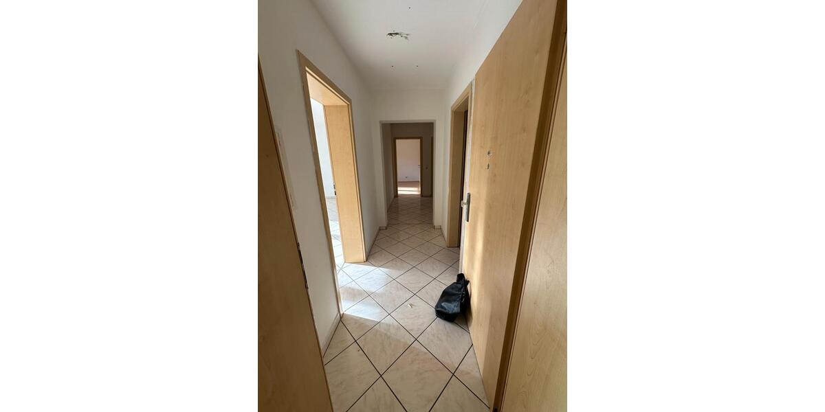 Erdgeschoßwohnung Siegen - 3 Zimmer, 75 m&sup2;, 460&euro; | Angebot:25991579