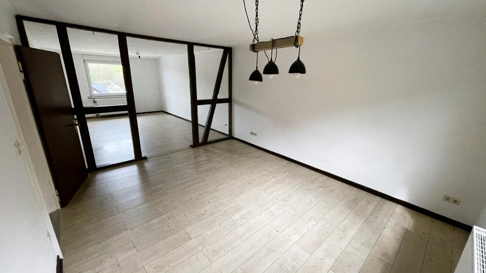 Einfamilienhaus Kirchhundem - 7 Zimmer, 170 m&sup2;, 225.000&euro; | Angebot:27474144