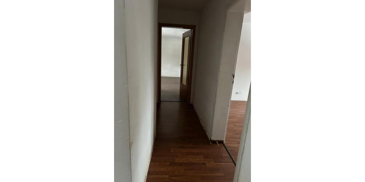 Doppelhaushälfte Burbach - 5 Zimmer, 137 m&sup2;, 135.000&euro; | Angebot:25050522