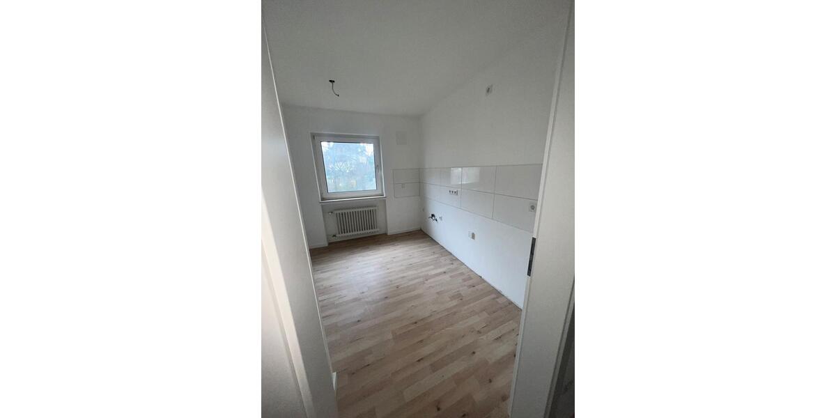 Etagenwohnung Hamm (Sieg) - 3 Zimmer, 84 m&sup2;, 1.120&euro; | Angebot:25853666
