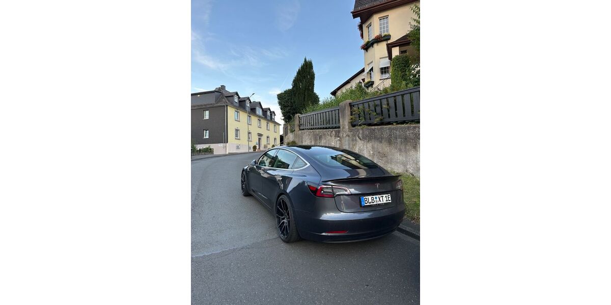 Tesla Model 3 94.500 km 19.750 &euro; Bad Laasphe 57334
