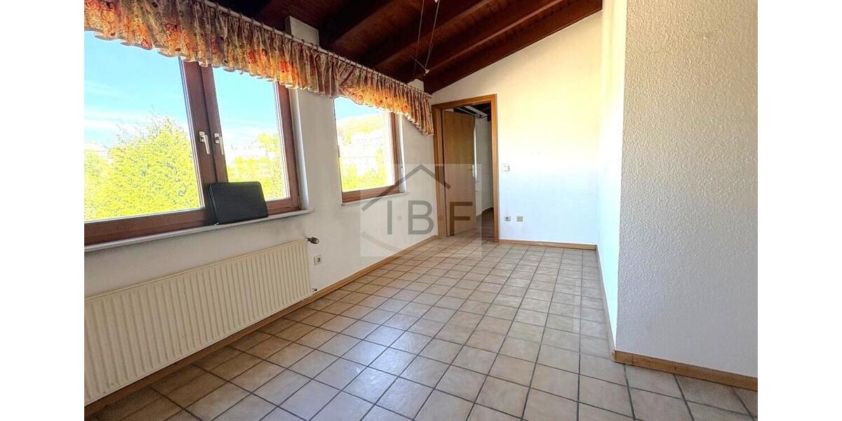 Dachgeschoßwohnung Siegen Kaan-Marienborn - 2 Zimmer, 68 m&sup2;, 600&euro; | Angebot:26455666
