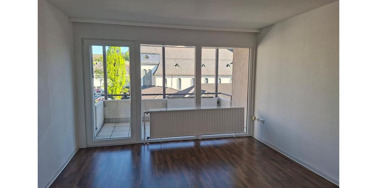 Etagenwohnung Siegen - 2.5 Zimmer, 76 m&sup2;, 700&euro; | Angebot:26665441