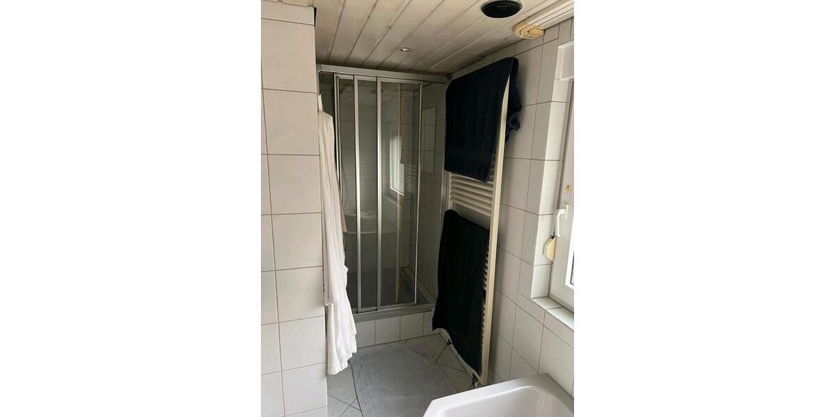Dachgeschoßwohnung Eschenburg - 6 Zimmer, 130 m&sup2;, 900&euro; | Angebot:25220160