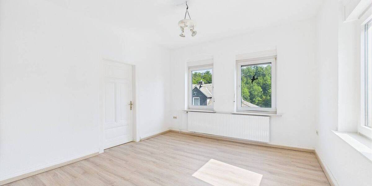 Mehrfamilienhaus, Wohnhaus Siegen Eiserfeld - 6 Zimmer, 165 m&sup2;, 149.000&euro; | Angebot:26082458
