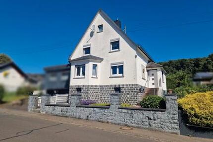 Haus Hof - 5 Zimmer, 123 m&sup2;, 1.400&euro; | Angebot:26580275