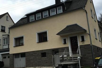 Haus Burbach - 8 Zimmer, 236 m&sup2;, 365.000&euro; | Angebot:25924470