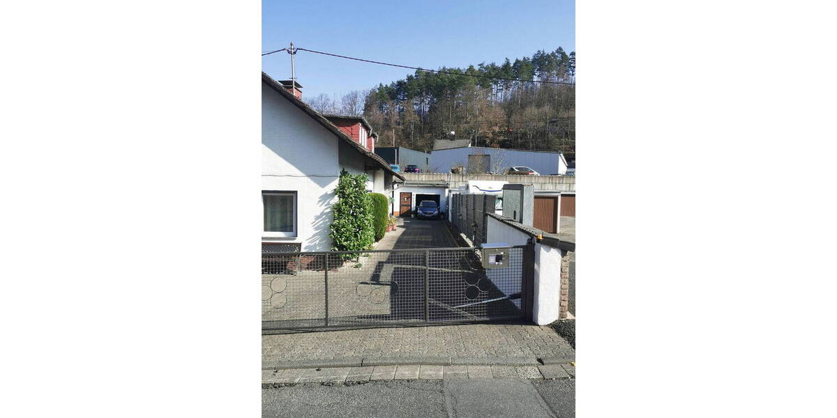 Mehrfamilienhaus, Wohnhaus Siegen Eiserfeld - 4 Zimmer, 103 m&sup2;, 239.000&euro; | Angebot:26202174