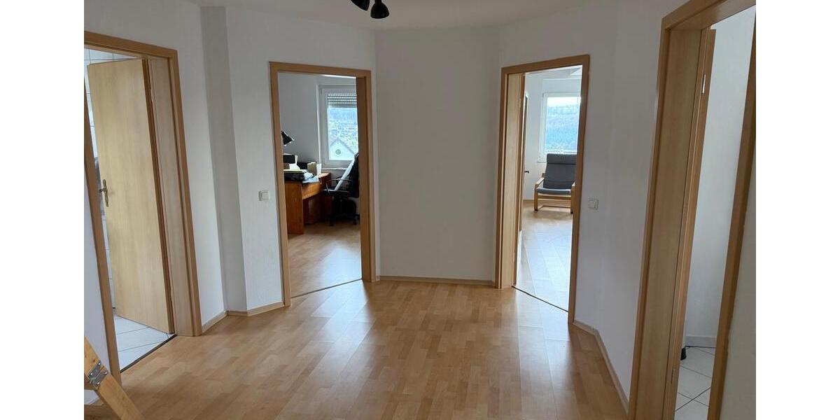 Dachgeschoßwohnung Siegen Kaan-Marienborn - 3 Zimmer, 88 m&sup2;, 1.000&euro; | Angebot:26536693