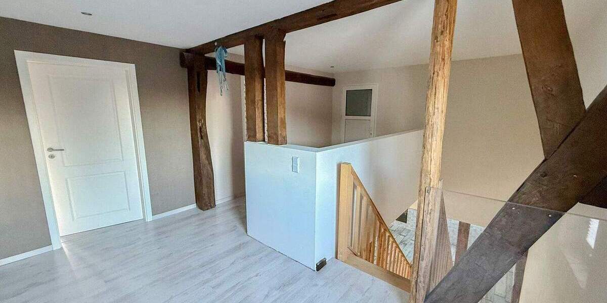 Einfamilienhaus Marzhausen - 9 Zimmer, 266 m&sup2;, 250.000&euro; | Angebot:25691935