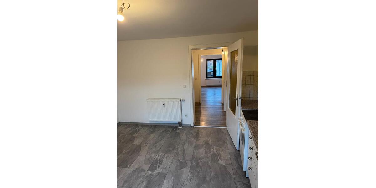 Hochparterre Netphen - 1 Zimmer, 70 m&sup2;, 700&euro; | Angebot:25658404