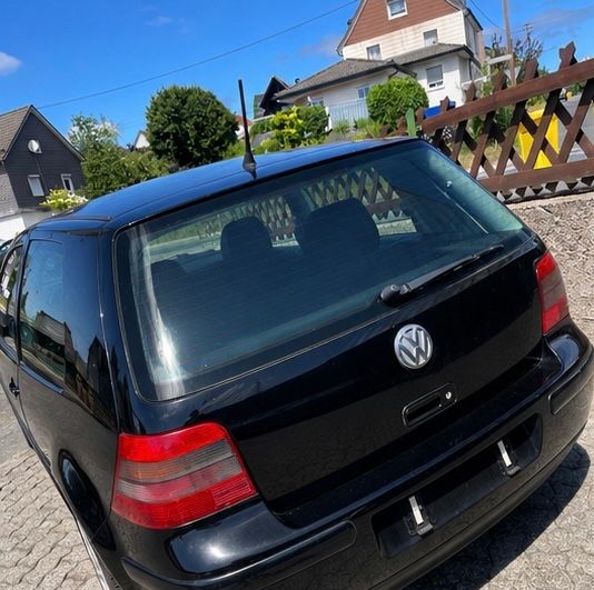 VW Golf 270.000 km 3.500 &euro; Kreuztal 57223