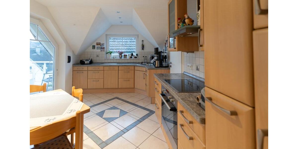 Dachgeschoßwohnung Hilchenbach - 3 Zimmer, 93 m&sup2;, 900&euro; | Angebot:25974797