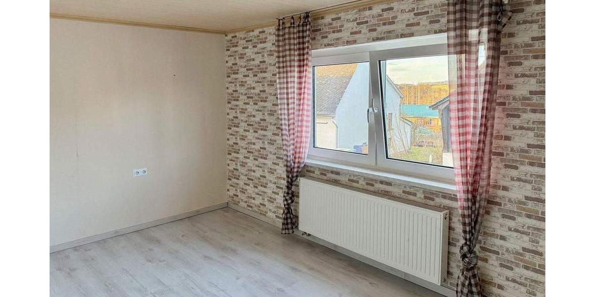 Einfamilienhaus Marzhausen - 9 Zimmer, 266 m&sup2;, 250.000&euro; | Angebot:25691935