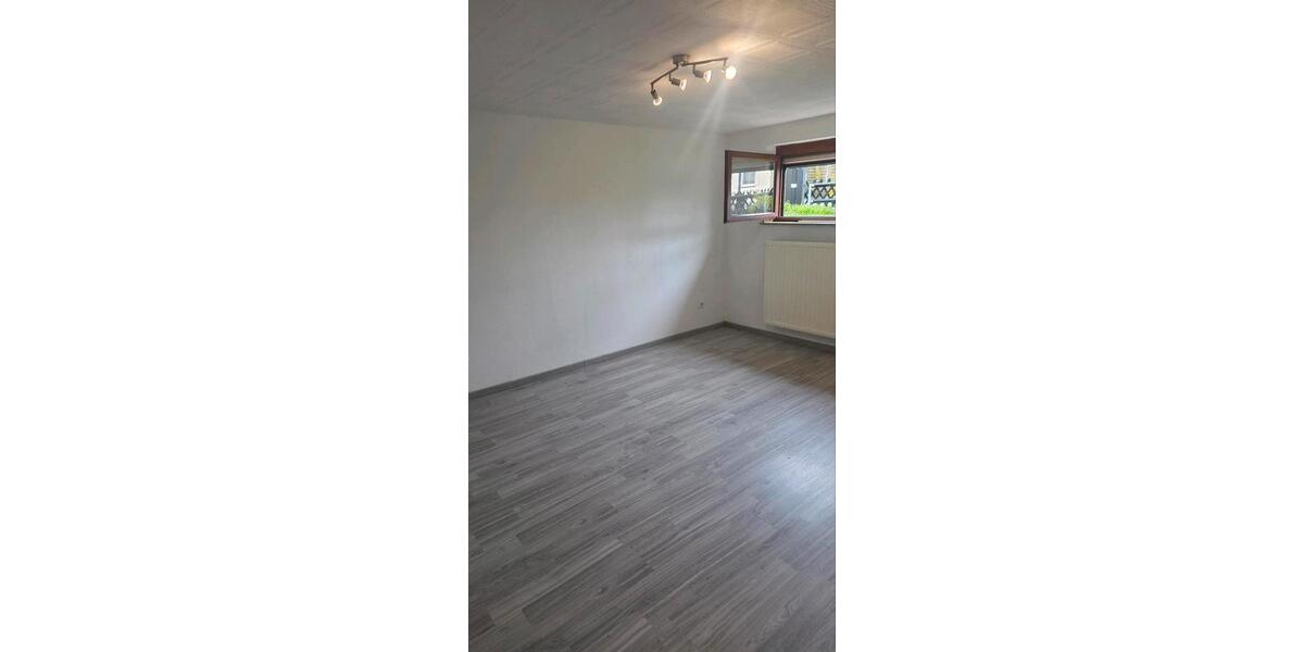 Erdgeschoßwohnung Hof - 1 Zimmer, 40 m&sup2;, 420&euro; | Angebot:26030654