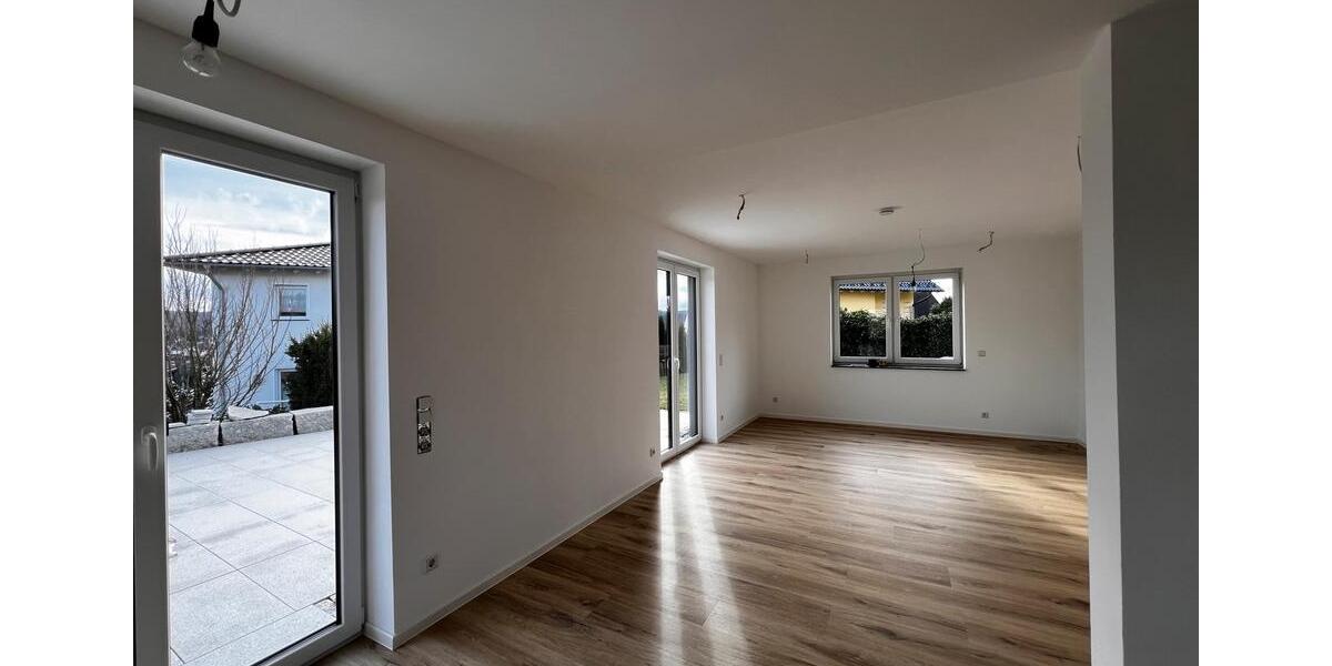 Terrassenwohnung Scheuerfeld - 3 Zimmer, 79 m&sup2;, 960&euro; | Angebot:26029666