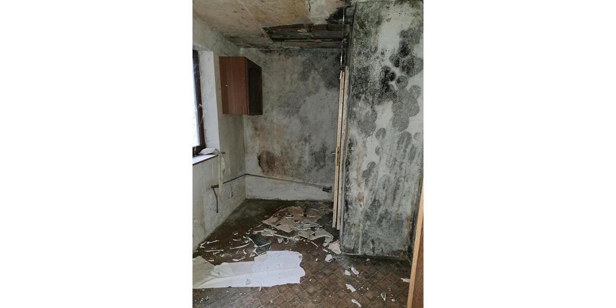 Einfamilienhaus Herborn - 13 Zimmer, 300 m&sup2;, 175.000&euro; | Angebot:25957476