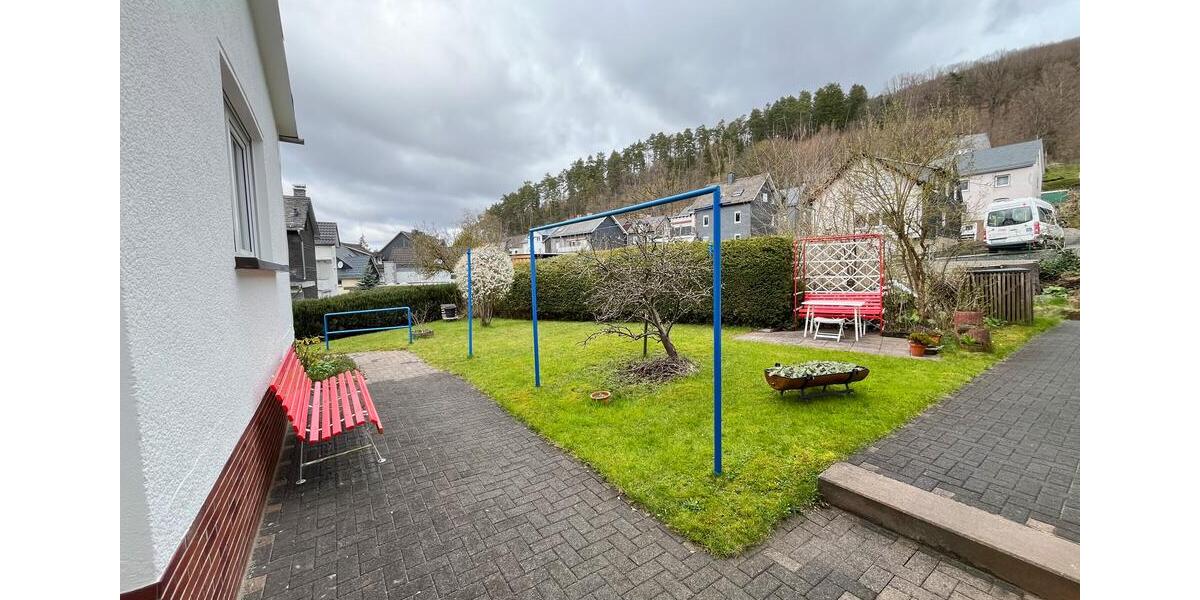 Etagenwohnung Siegen Eiserfeld - 3 Zimmer, 159 m&sup2;, 1.125&euro; | Angebot:26194327