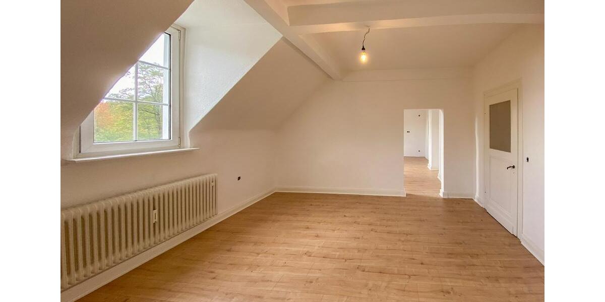 Dachgeschoßwohnung Morsbach - 4 Zimmer, 155 m&sup2;, 1.000&euro; | Angebot:23181341