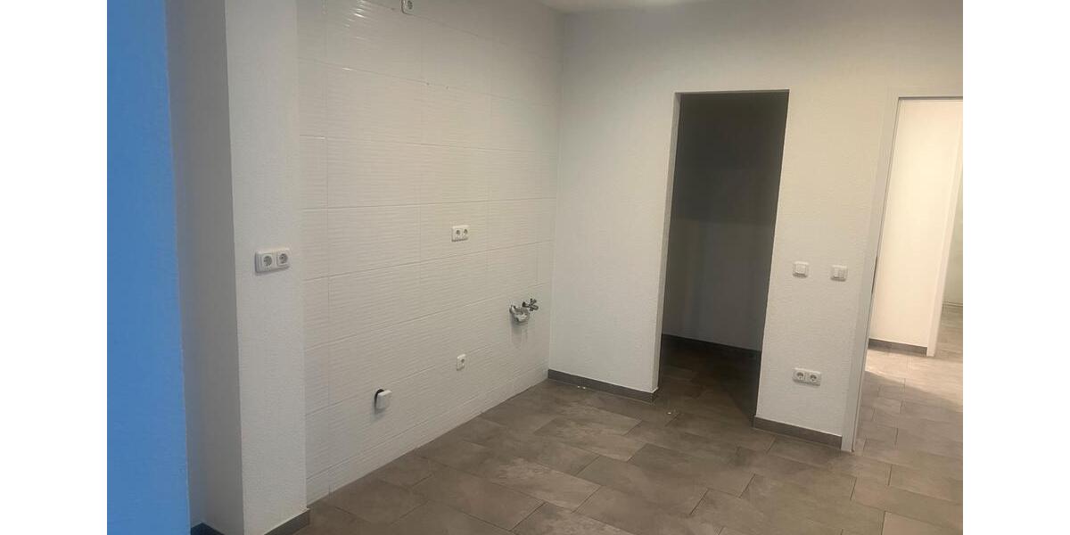 Erdgeschoßwohnung Hof - 3 Zimmer, 83 m&sup2;, 670&euro; | Angebot:25456667