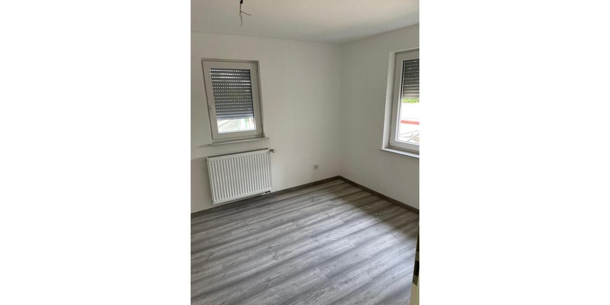 Mehrfamilienhaus, Wohnhaus Kreuztal - 8 Zimmer, 185 m&sup2;, 299.000&euro; | Angebot:26889254