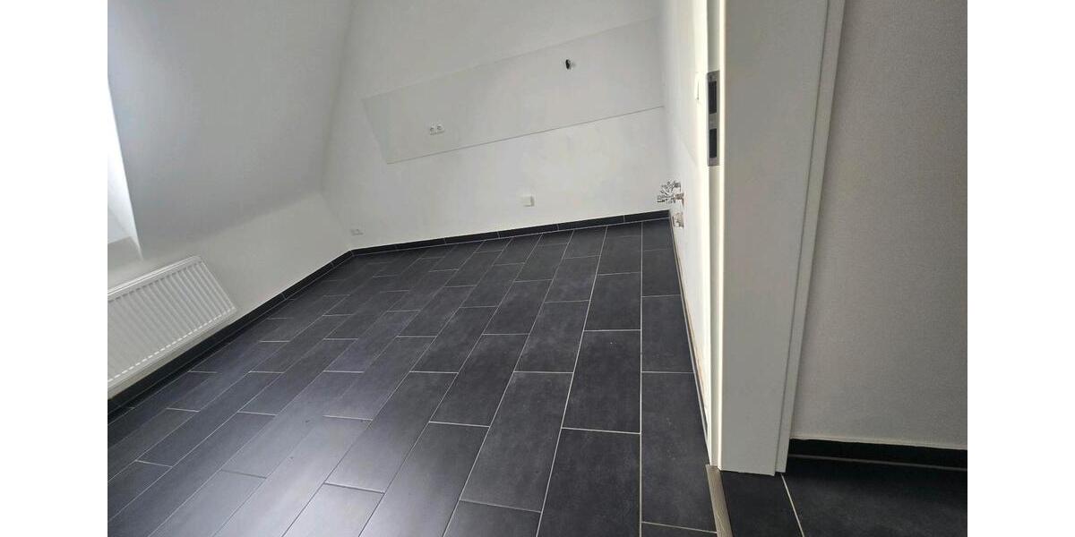 Dachgeschoßwohnung Siegen Dillnhütten - 3 Zimmer, 53 m&sup2;, 498&euro; | Angebot:24676956