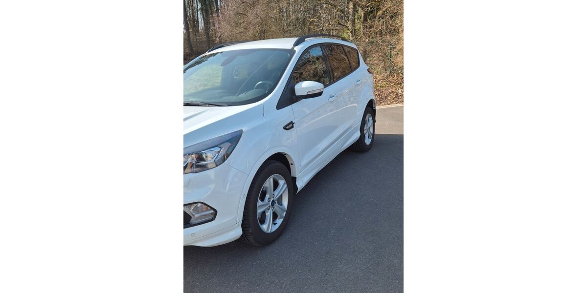 Ford Kuga 5.250 km 18.999 &euro; Rennerod 56477