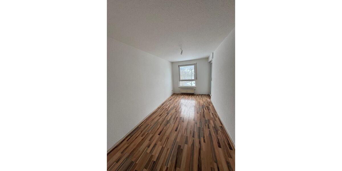 Etagenwohnung Siegen Eiserfeld - 3 Zimmer, 77 m&sup2;, 512&euro; | Angebot:25430660