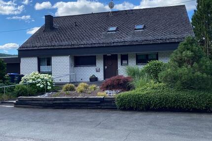 Haus Siegen Dillnhütten - 11 Zimmer, 263 m&sup2;, 445.000&euro; | Angebot:27078551
