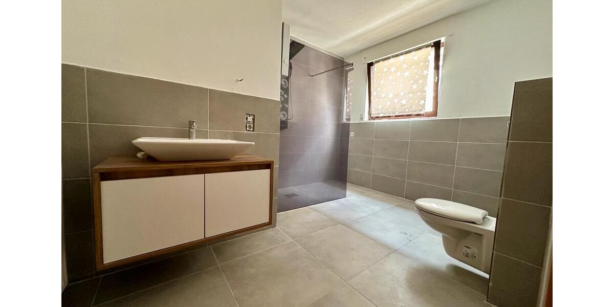 Erdgeschoßwohnung Lennestadt - 3 Zimmer, 100 m&sup2;, 700&euro; | Angebot:25756645