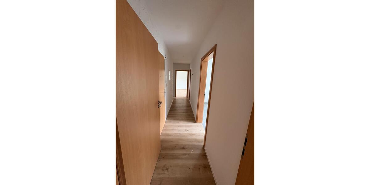 Etagenwohnung Freudenberg - 3 Zimmer, 85 m&sup2;, 680&euro; | Angebot:26040079