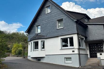 Haus Attendorn - 6 Zimmer, 137 m&sup2;, 900&euro; | Angebot:27615718