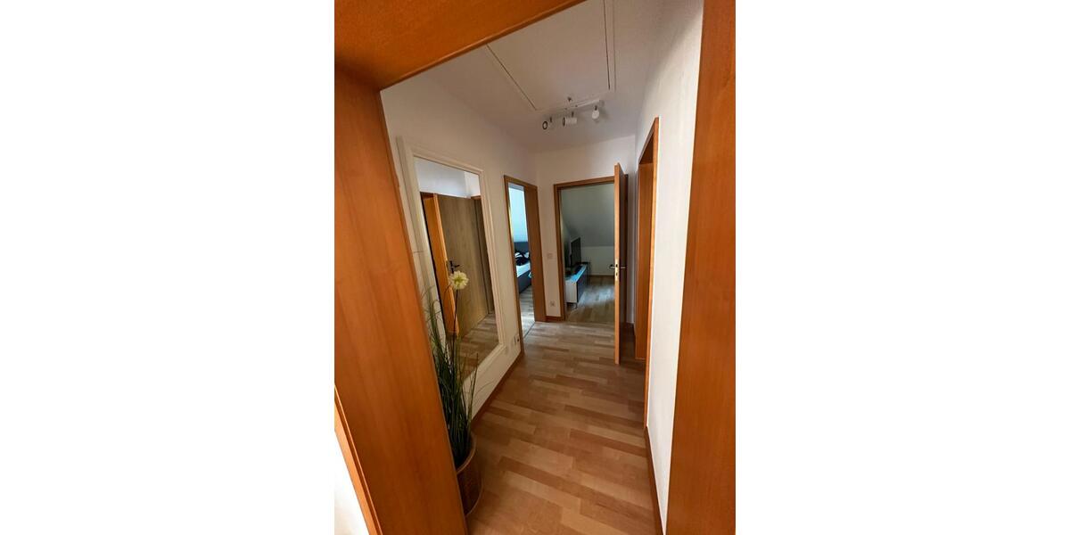 Dachgeschoßwohnung Kreuztal - 3 Zimmer, 72 m&sup2;, 238.000&euro; | Angebot:25855169