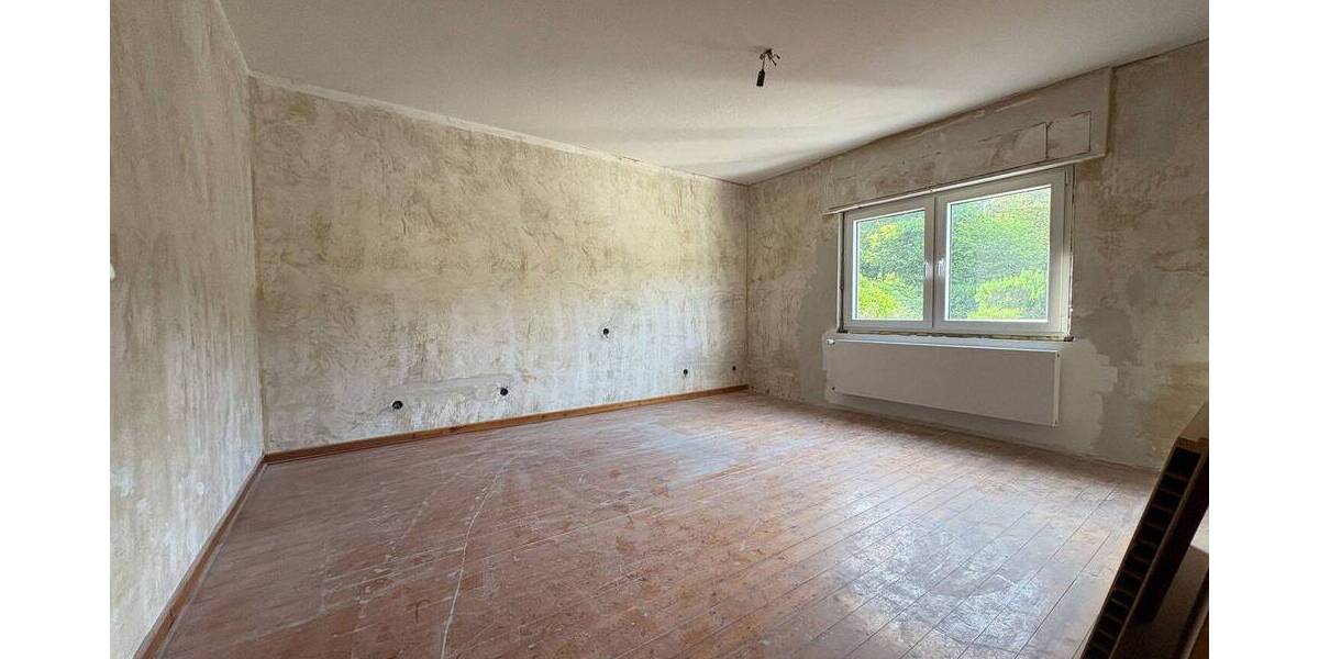 Einfamilienhaus Brachbach - 8 Zimmer, 150 m&sup2;, 210.000&euro; | Angebot:25738156