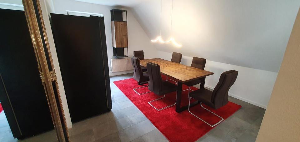 Dachgeschoßwohnung Siegen - 3 Zimmer, 63 m&sup2;, 550&euro; | Angebot:25907505