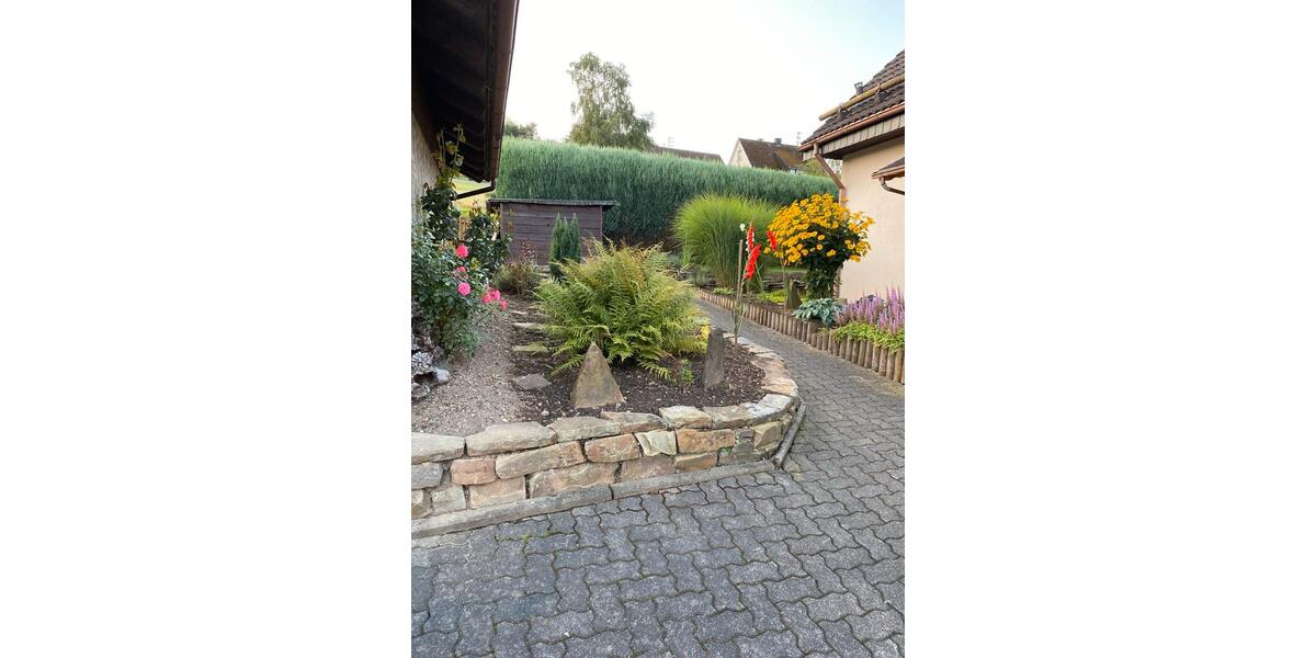 Doppelhaushälfte Netphen - 7 Zimmer, 120 m&sup2;, 310.000&euro; | Angebot:24708882