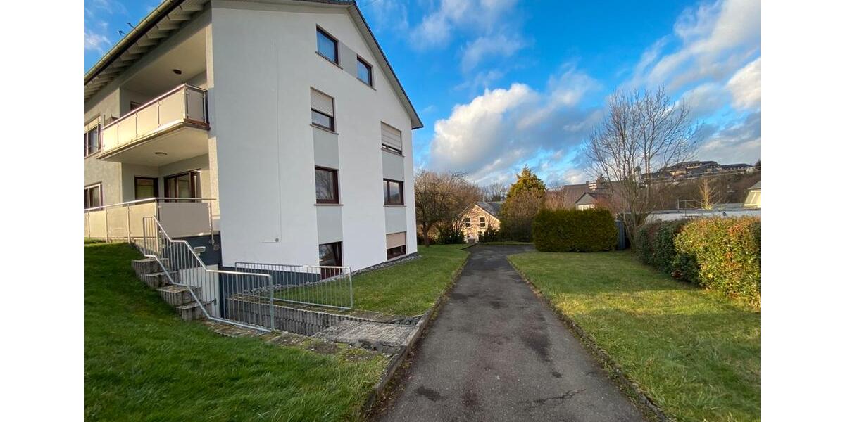 Etagenwohnung Hachenburg - 4 Zimmer, 100 m&sup2;, 825&euro; | Angebot:24862382