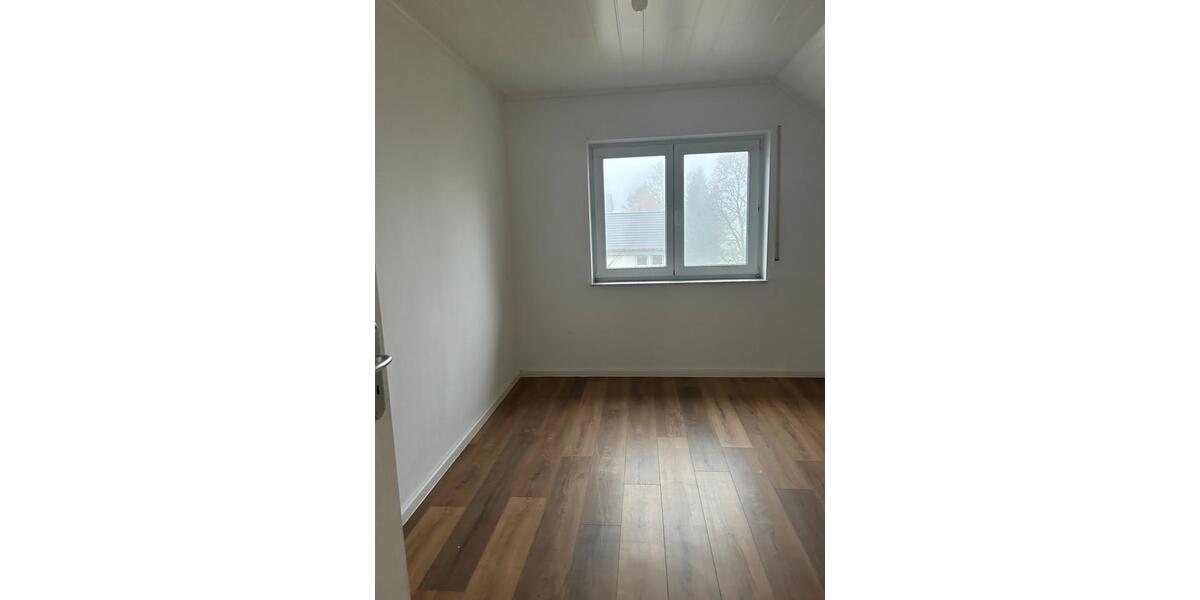 Dachgeschoßwohnung Morsbach - 3 Zimmer, 95 m&sup2;, 700&euro; | Angebot:25858710