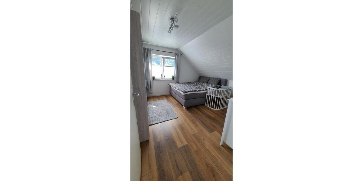 Dachgeschoßwohnung Morsbach - 3 Zimmer, 95 m&sup2;, 700&euro; | Angebot:25858710