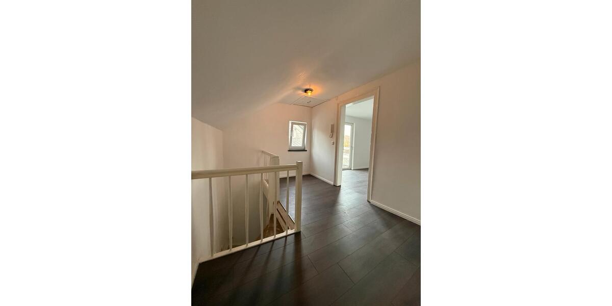 Doppelhaushälfte Siegen - 4.5 Zimmer, 100 m&sup2;, 1.100&euro; | Angebot:25449511